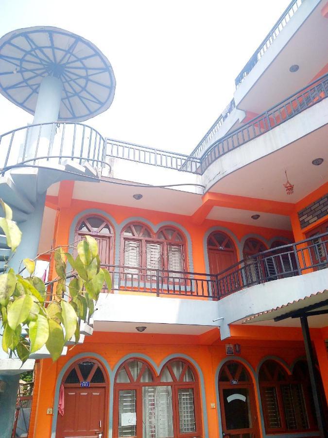 Paramount Guest House Pokhara Luaran gambar